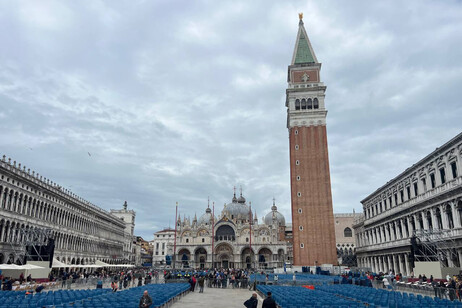 Preparativi a Venezia per la Messa del Papa in piazza san Marco